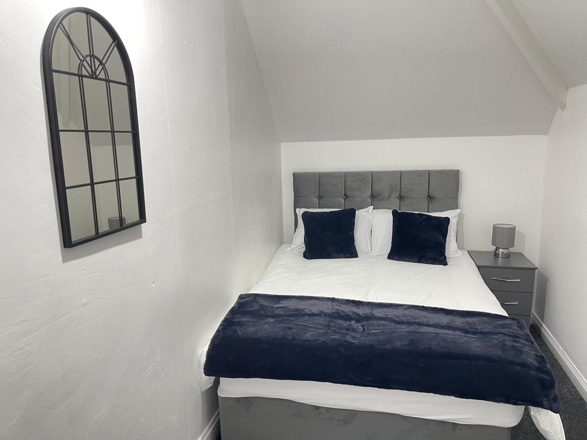 Hometel Digs Hidden Gem Large Comfy Home Can Sleep 15 Braunstone Town Ngoại thất bức ảnh